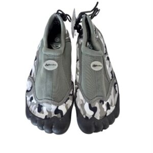 WATER SHOES
